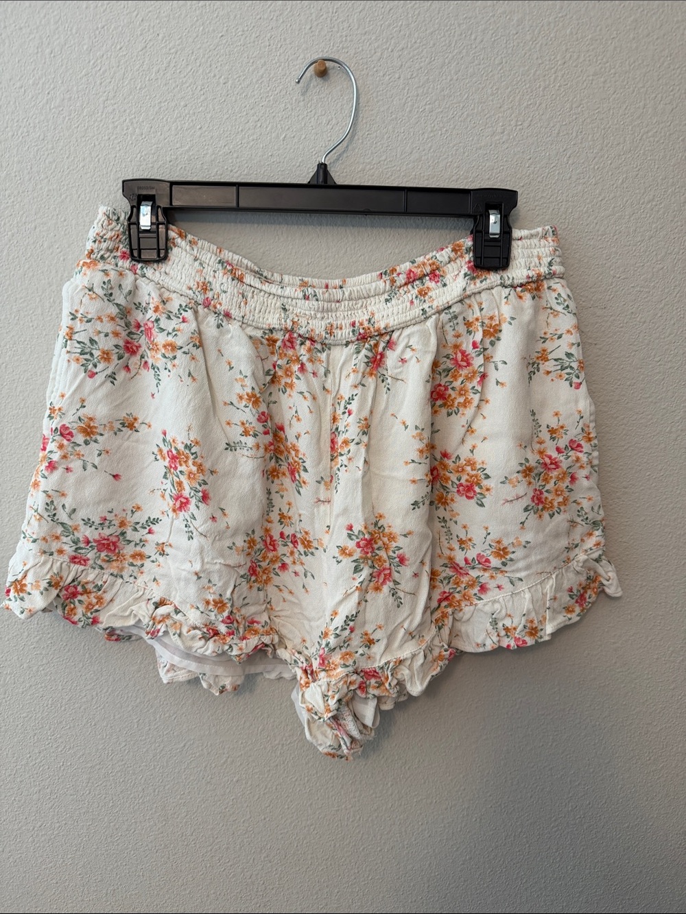 American Eagle Outfitters White Floral Ruffle Hem High Waist Shorts